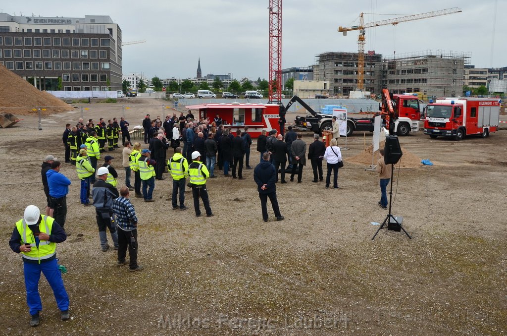 Erster Spatenstich Neues Feuerwehrzentrum Koeln Kalk Gummersbacherstr P093.JPG - Miklos Laubert